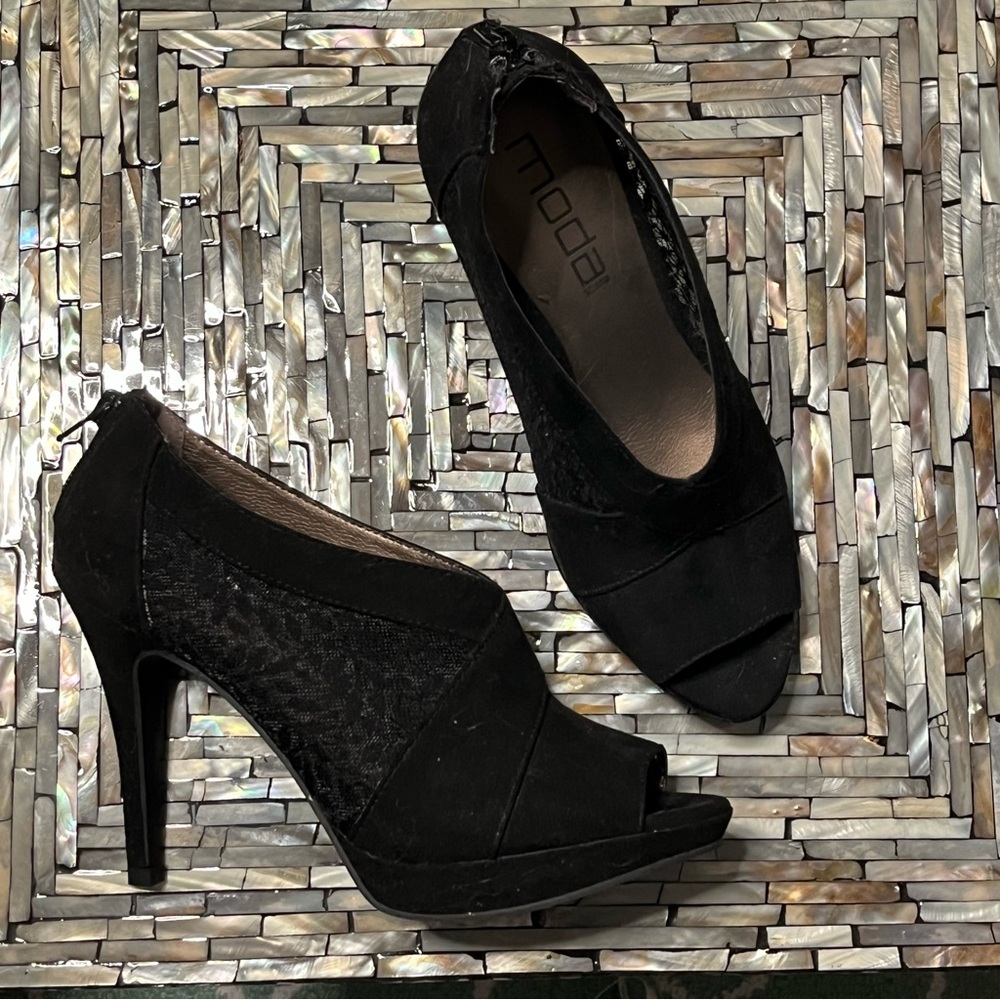 Moda Elegant Black Peep Toe Heels